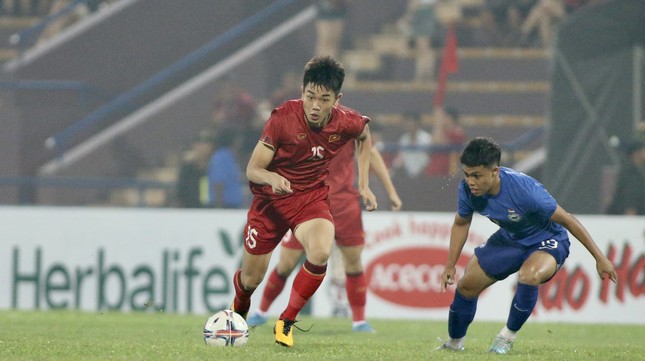Hàng công lỡ cơ hội, hàng thủ mắc sai sót khiến U23 Việt Nam chia điểm với U23 Singapore ảnh 22