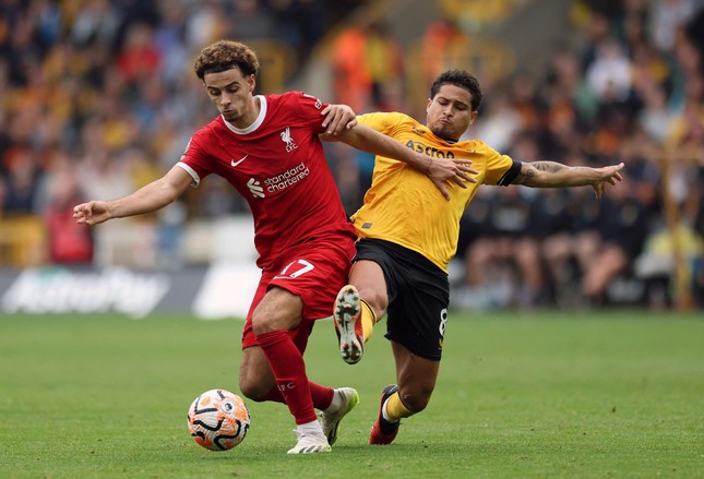 Liverpool ngược dòng đánh bại Wolves, tạm dẫn đầu bảng xếp hạng ảnh 4