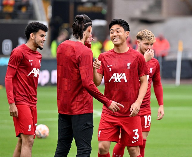 Liverpool ngược dòng đánh bại Wolves, tạm dẫn đầu bảng xếp hạng ảnh 17