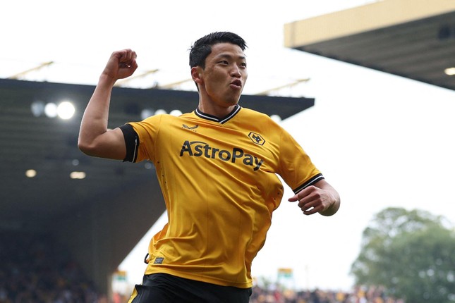 Liverpool ngược dòng đánh bại Wolves, tạm dẫn đầu bảng xếp hạng ảnh 15