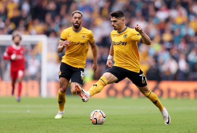 Liverpool ngược dòng đánh bại Wolves, tạm dẫn đầu bảng xếp hạng ảnh 12