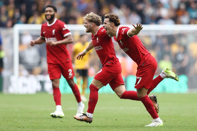 Liverpool ngược dòng đánh bại Wolves, tạm dẫn đầu bảng xếp hạng ảnh 2
