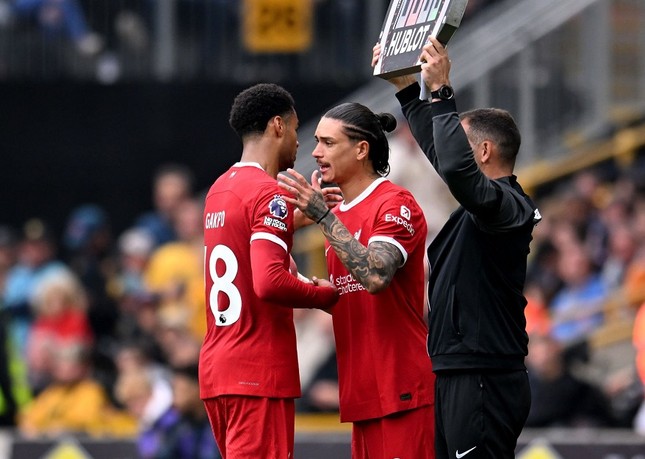 Liverpool ngược dòng đánh bại Wolves, tạm dẫn đầu bảng xếp hạng ảnh 6