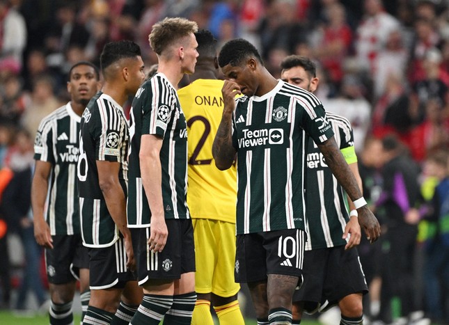 MU thua Bayern, lập kỷ lục thủng lưới nhiều nhất ảnh 1