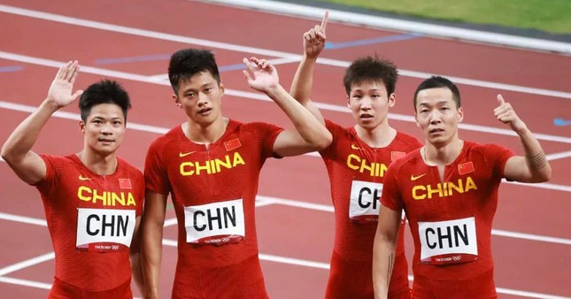 Đang đấu Asiad, VĐV Trung Quốc lại được trao HCV... Olympic ảnh 1