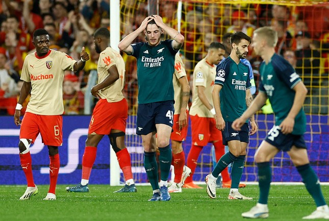 Arsenal thua sốc ở Cúp C1 châu Âu ảnh 1