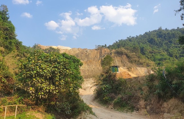 Một mỏ cao lanh hoạt động trở lại dù chưa có giấy phép môi trường ảnh 2
