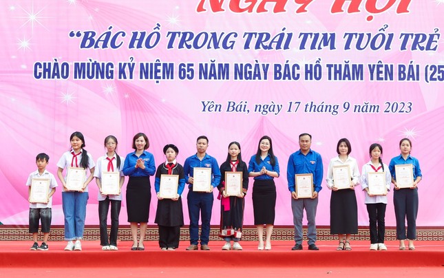 Hơn 5.000 đoàn viên tham gia ngày hội 'Bác Hồ trong trái tim tuổi trẻ Yên Bái' ảnh 7