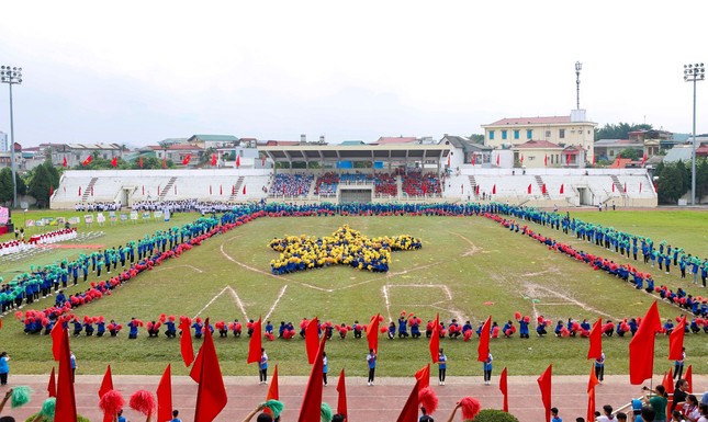 Hơn 5.000 đoàn viên tham gia ngày hội 'Bác Hồ trong trái tim tuổi trẻ Yên Bái' ảnh 8