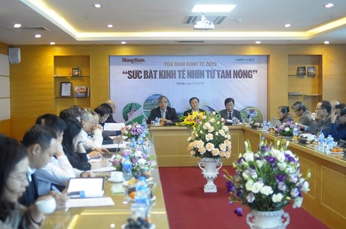 Sống trên núi nợ, chuyên gia lo sức bật kinh tế 2019 ảnh 2