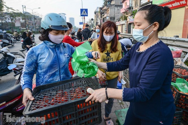 Giải cứu nông sản cho người dân vùng dịch, vẫn cần tuân thủ biện pháp phòng dịch ảnh 1