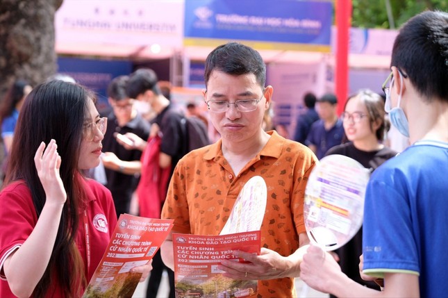 Tuyển sinh ĐH tổ hợp Văn, Sử, Địa: Cạnh tranh khốc liệt ảnh 1