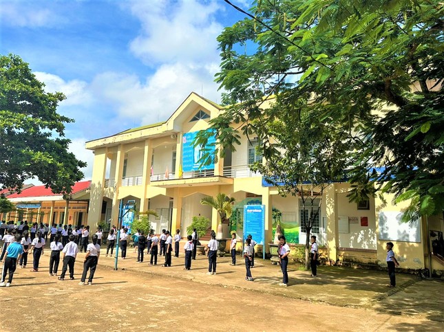 Vụ điều chuyển khiến một trường 'trắng' giáo viên Tiếng Anh: Thừa nhận nóng vội ảnh 1