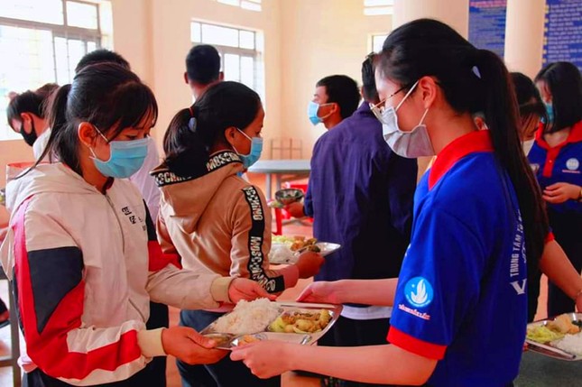 Tuổi trẻ Đắk Lắk trao học bổng tiếp sức thí sinh vượt vũ môn ảnh 7
