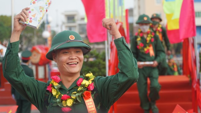 Hơn 1.000 thanh niên Đà Nẵng hào hứng bước lên cầu vinh quang ảnh 6