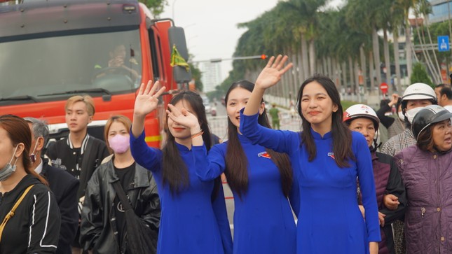 Hơn 1.000 thanh niên Đà Nẵng hào hứng bước lên cầu vinh quang ảnh 15