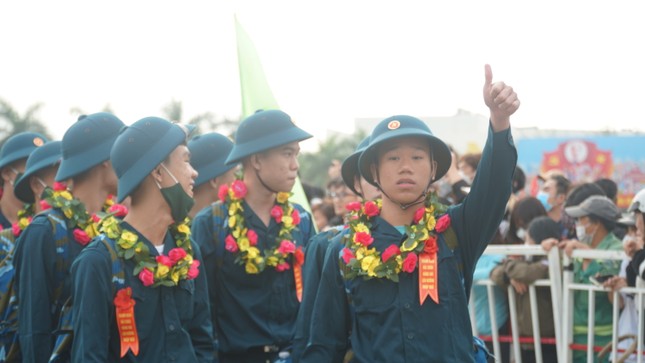 Hơn 1.000 thanh niên Đà Nẵng hào hứng bước lên cầu vinh quang ảnh 11