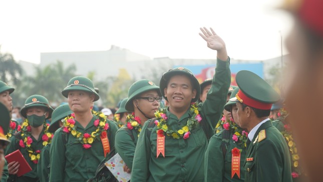 Hơn 1.000 thanh niên Đà Nẵng hào hứng bước lên cầu vinh quang ảnh 9