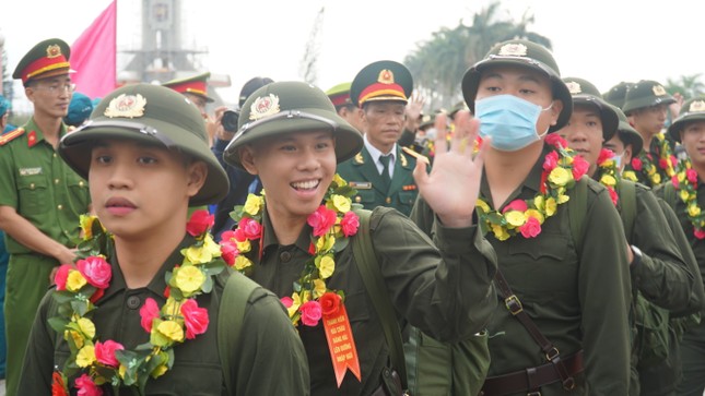 Hơn 1.000 thanh niên Đà Nẵng hào hứng bước lên cầu vinh quang ảnh 8