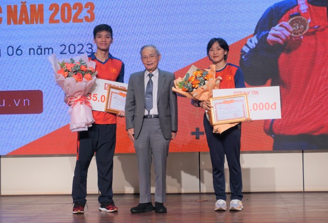 ĐH Duy Tân vinh danh hai sinh viên giành huy chương vàng tại SEA Games 32 166dn-1491