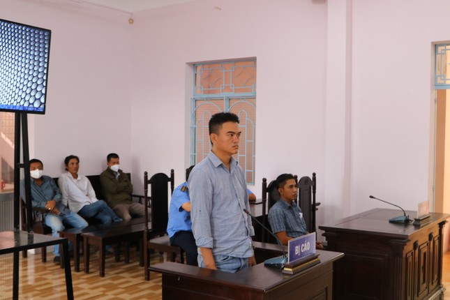 Hai năm tù cho người đàn ông 'nhốt' cán bộ ở Bạc Liêu ảnh 1