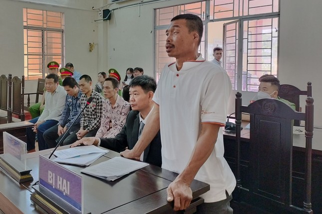 Nhóm người hành hạ ngư dân bằng kìm trên biển lĩnh hơn 26 năm tù ảnh 2