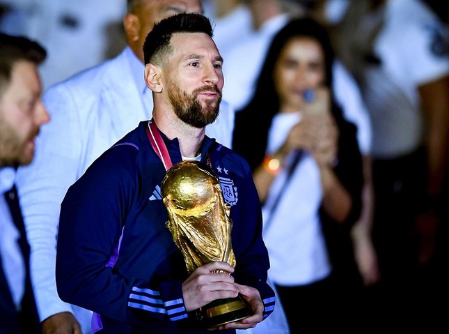 Messi nhận giải thưởng đầu tiên sau chức vô địch World Cup 2022 - Ảnh 1.