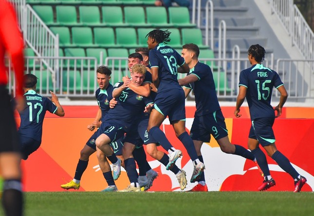 U20 Australia thắng sốc U20 Iran, cục diện bảng đấu của U20 Việt Nam căng như dây đàn - Ảnh 1.