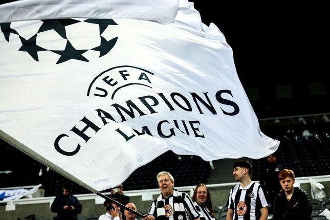 Newcastle giành vé dự Champions League sau 20 năm ảnh 2