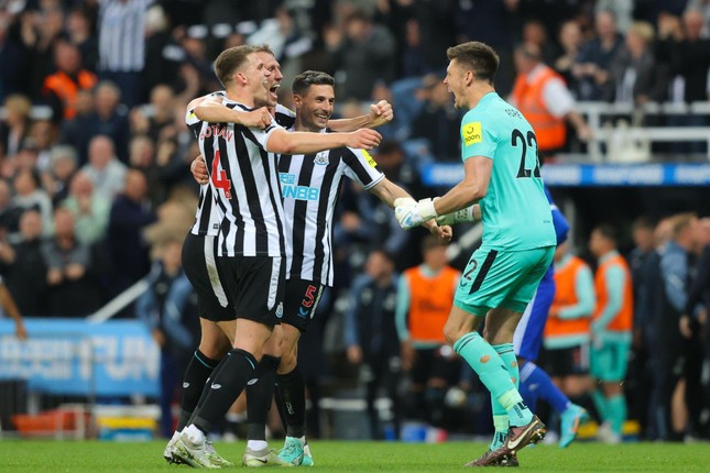 Newcastle giành vé dự Champions League sau 20 năm ảnh 1