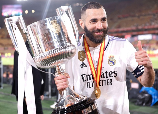 Benzema chính thức chia tay Real Madrid ảnh 1