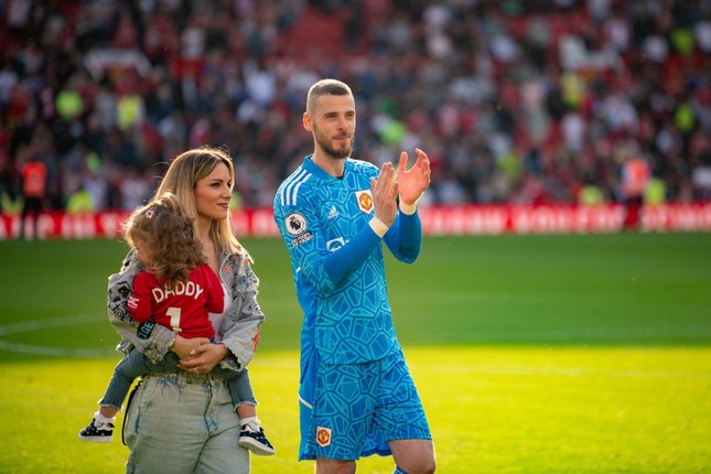 De Gea chính thức chia tay MU sau 12 năm ảnh 1