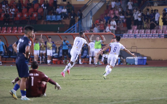 Caion lập hattrick, Hà Nội ngược dòng đánh bại Bình Định 4-2 ảnh 2