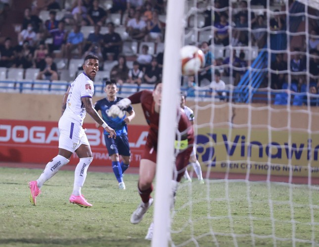 Caion lập hattrick, Hà Nội ngược dòng đánh bại Bình Định 4-2 ảnh 7