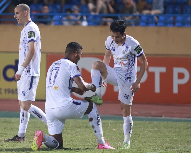 Caion lập hattrick, Hà Nội ngược dòng đánh bại Bình Định 4-2 ảnh 8