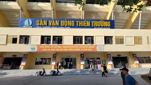 Nguyên Mạnh quá xuất sắc, Viettel chấp nhận rời sân Thiên Trường với 1 điểm ảnh 25