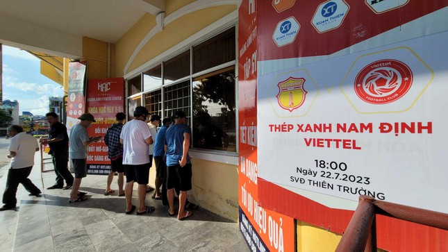 Nguyên Mạnh quá xuất sắc, Viettel chấp nhận rời sân Thiên Trường với 1 điểm ảnh 27