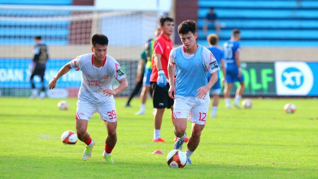 Nguyên Mạnh quá xuất sắc, Viettel chấp nhận rời sân Thiên Trường với 1 điểm ảnh 22