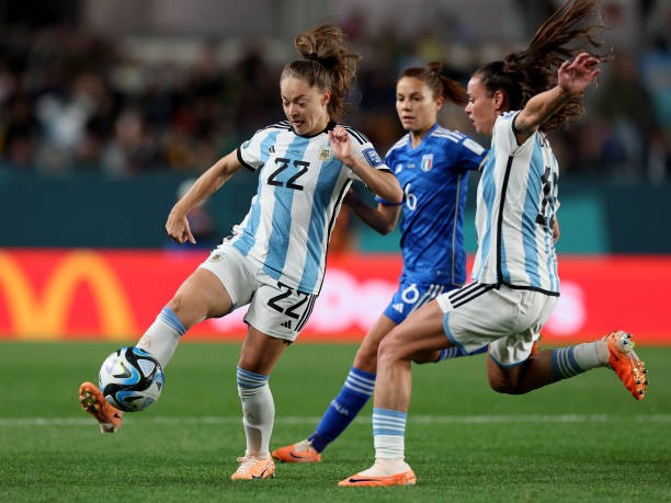 Hạ Argentina 1-0, tuyển nữ Italia chia sẻ ngôi đầu cùng Thụy Điển ảnh 17