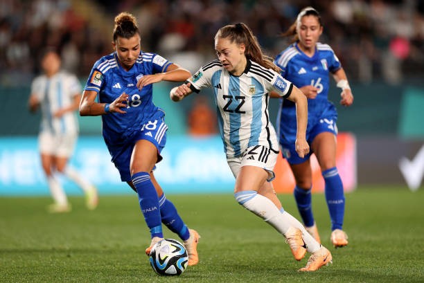 Hạ Argentina 1-0, tuyển nữ Italia chia sẻ ngôi đầu cùng Thụy Điển ảnh 11
