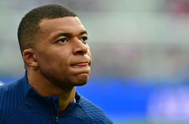 Đại gia Saudi Arabia chi 1 tỷ euro để sở hữu Kylian Mbappe… 1 năm ảnh 1