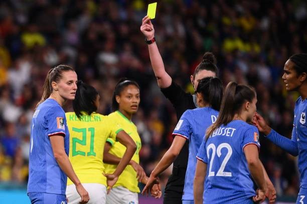 Tuyển nữ Pháp vượt lên đầu bảng sau khi đánh bại Brazil 2-1 ảnh 10