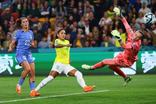 Tuyển nữ Pháp vượt lên đầu bảng sau khi đánh bại Brazil 2-1 ảnh 6