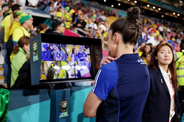 Tuyển nữ Pháp vượt lên đầu bảng sau khi đánh bại Brazil 2-1 ảnh 22