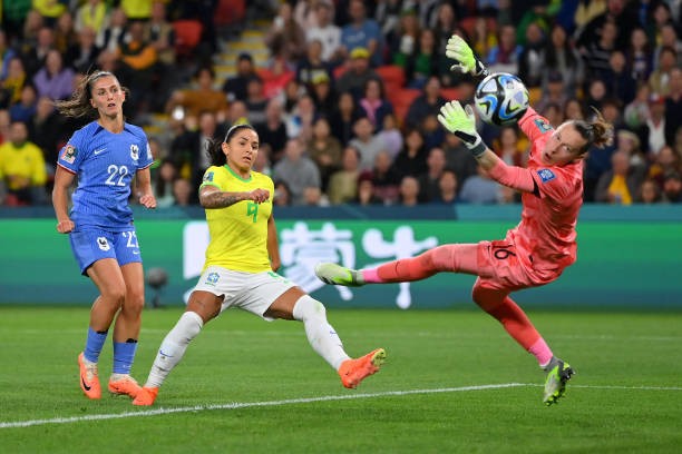 Tuyển nữ Pháp vượt lên đầu bảng sau khi đánh bại Brazil 2-1 ảnh 5