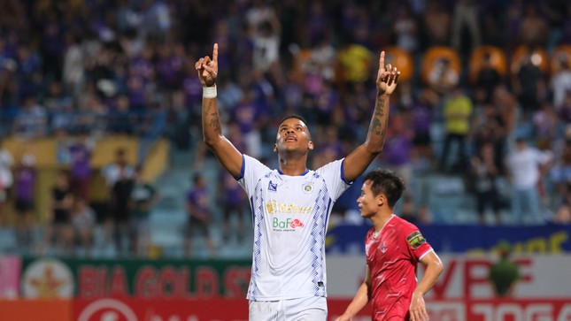 Caio lập cú đúp giúp Hà Nội đánh bại Hải Phòng 3-1, chiếm ngôi đầu bảng ảnh 2