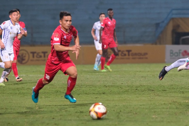 Caio lập cú đúp giúp Hà Nội đánh bại Hải Phòng 3-1, chiếm ngôi đầu bảng ảnh 7