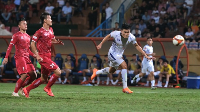 Caio lập cú đúp giúp Hà Nội đánh bại Hải Phòng 3-1, chiếm ngôi đầu bảng ảnh 14