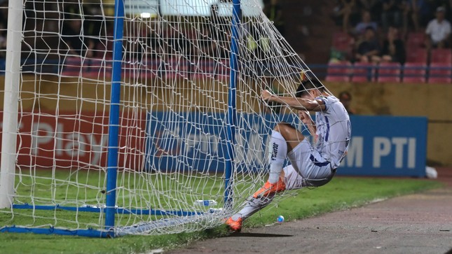Caio lập cú đúp giúp Hà Nội đánh bại Hải Phòng 3-1, chiếm ngôi đầu bảng ảnh 15