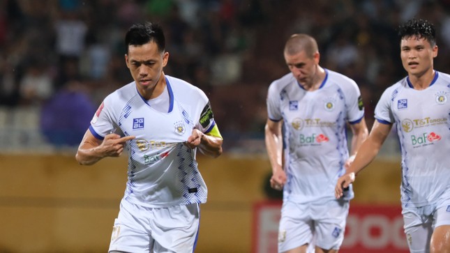 Caio lập cú đúp giúp Hà Nội đánh bại Hải Phòng 3-1, chiếm ngôi đầu bảng ảnh 10